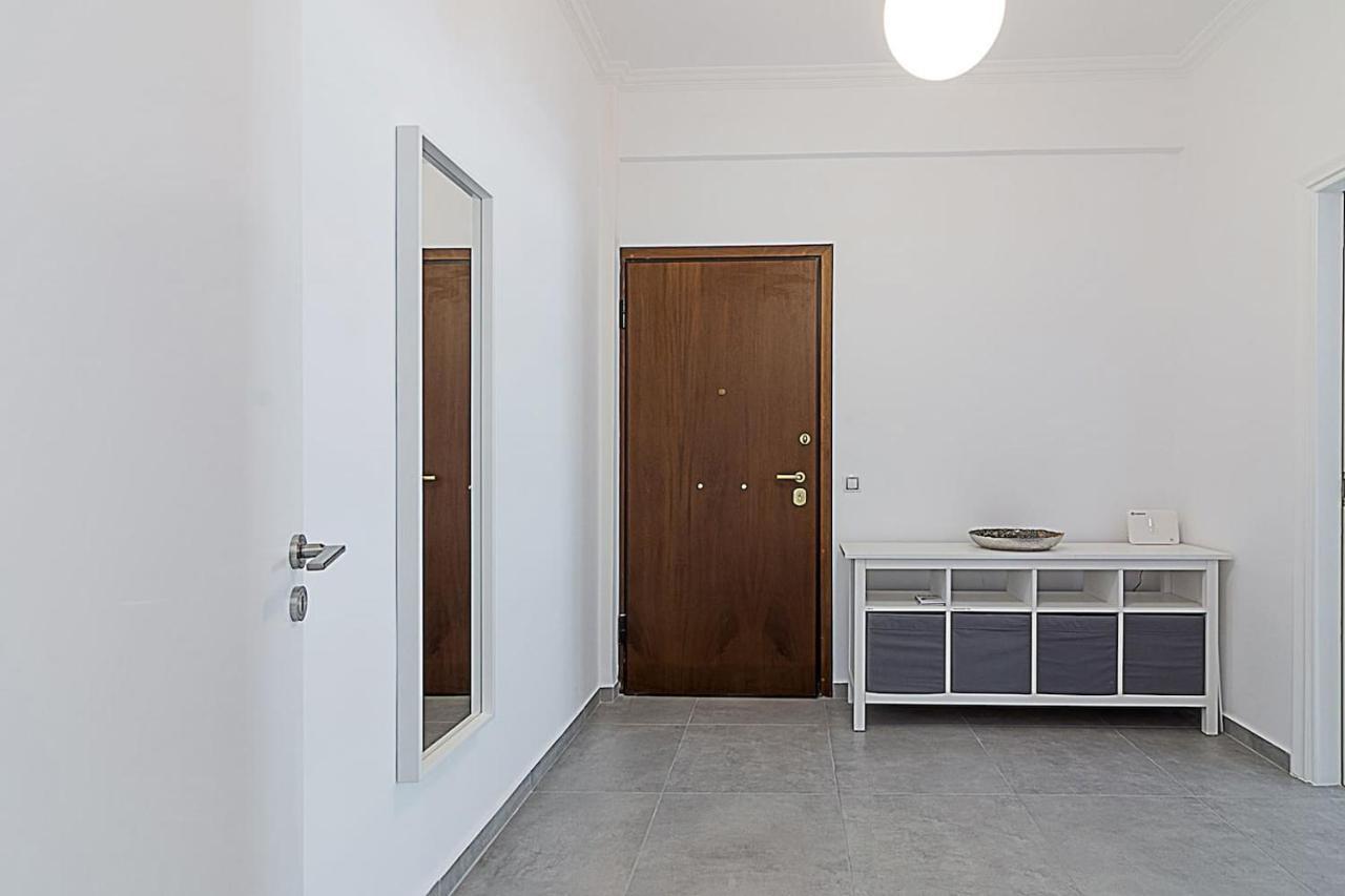 Spacious Two Bedroom Apartment In Central Location Athén Kültér fotó