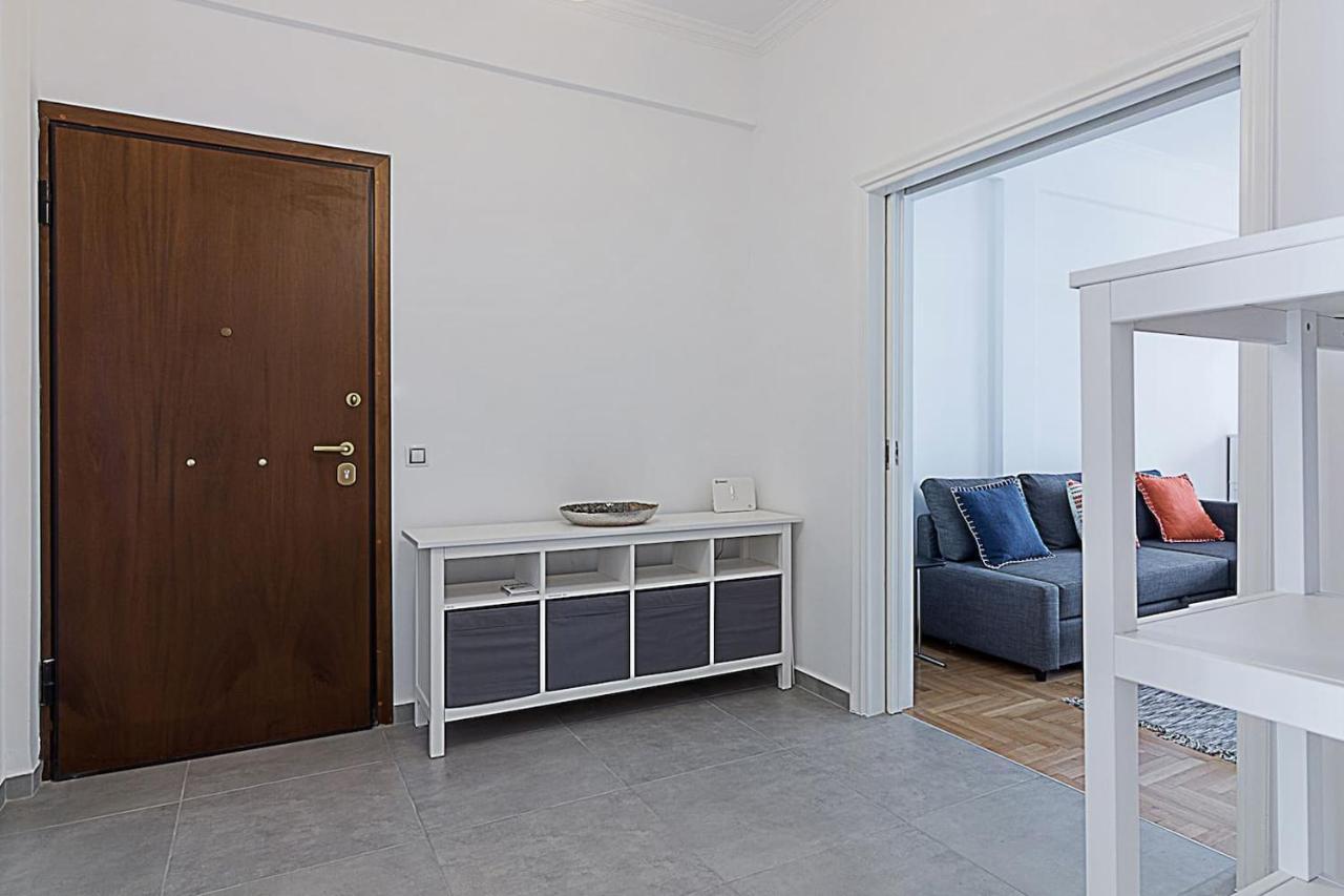 Spacious Two Bedroom Apartment In Central Location Athén Kültér fotó