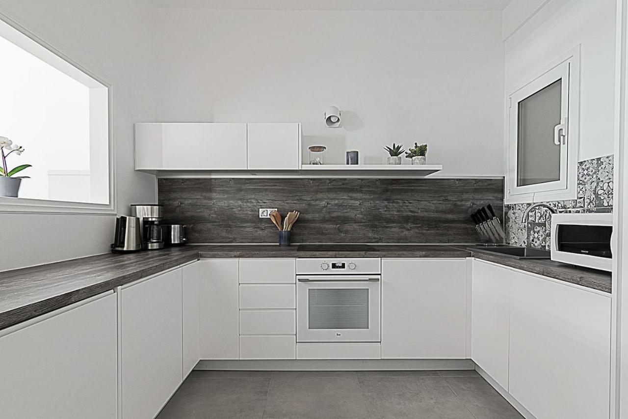 Spacious Two Bedroom Apartment In Central Location Athén Kültér fotó
