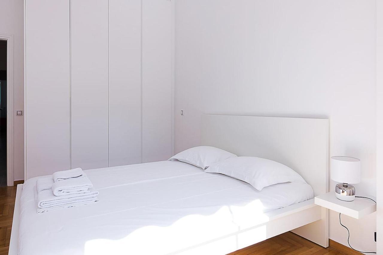 Spacious Two Bedroom Apartment In Central Location Athén Kültér fotó