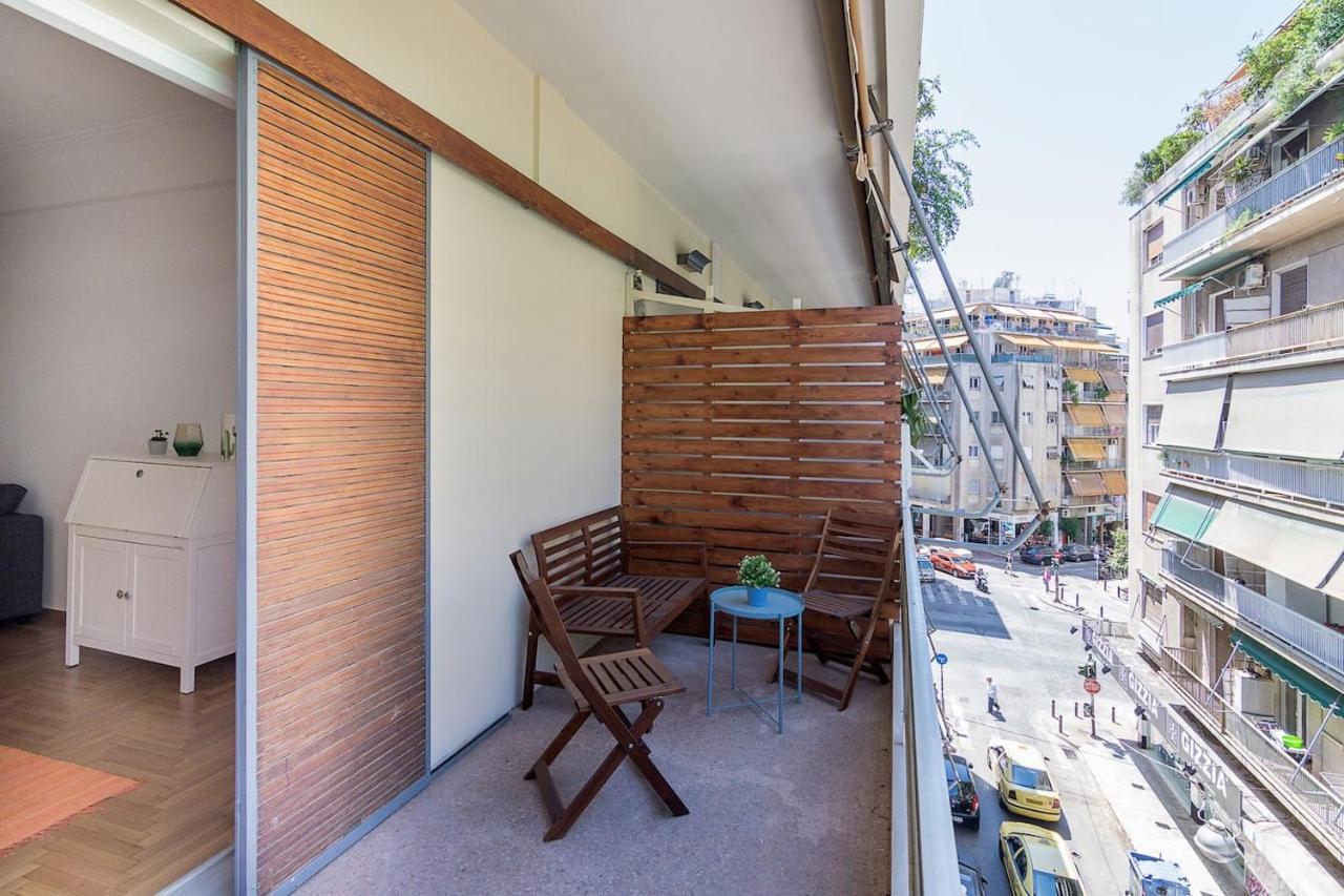 Spacious Two Bedroom Apartment In Central Location Athén Kültér fotó