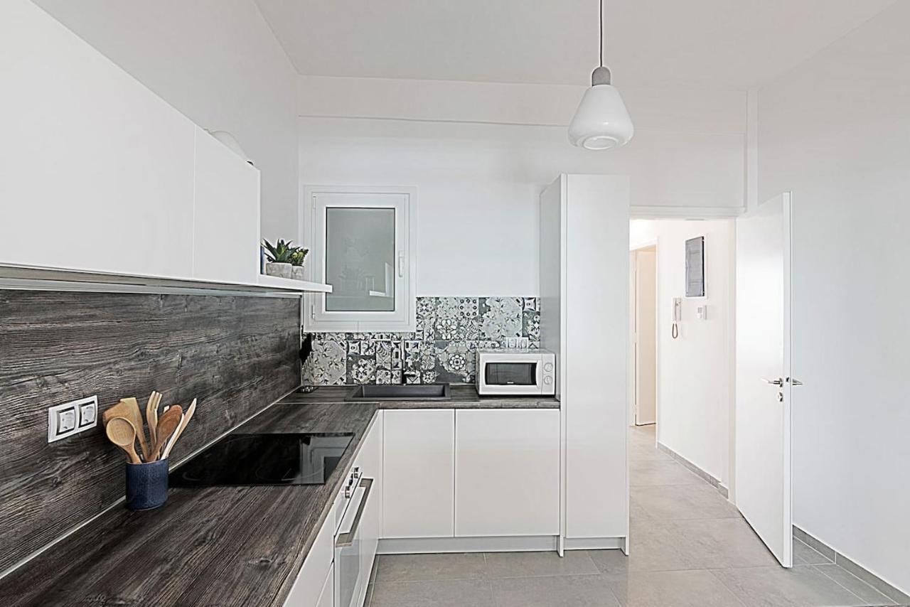 Spacious Two Bedroom Apartment In Central Location Athén Kültér fotó